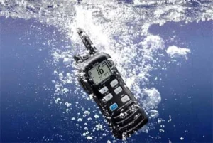 ICOM IC-M71 VHF Marine Transceiver